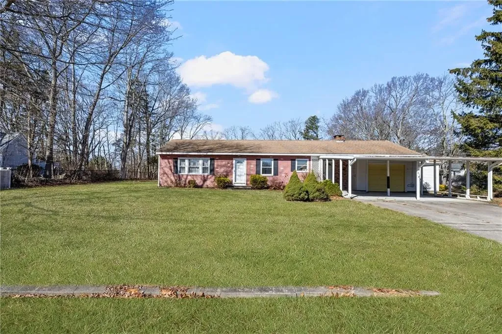 61 High View Drive Cranston RI 02921