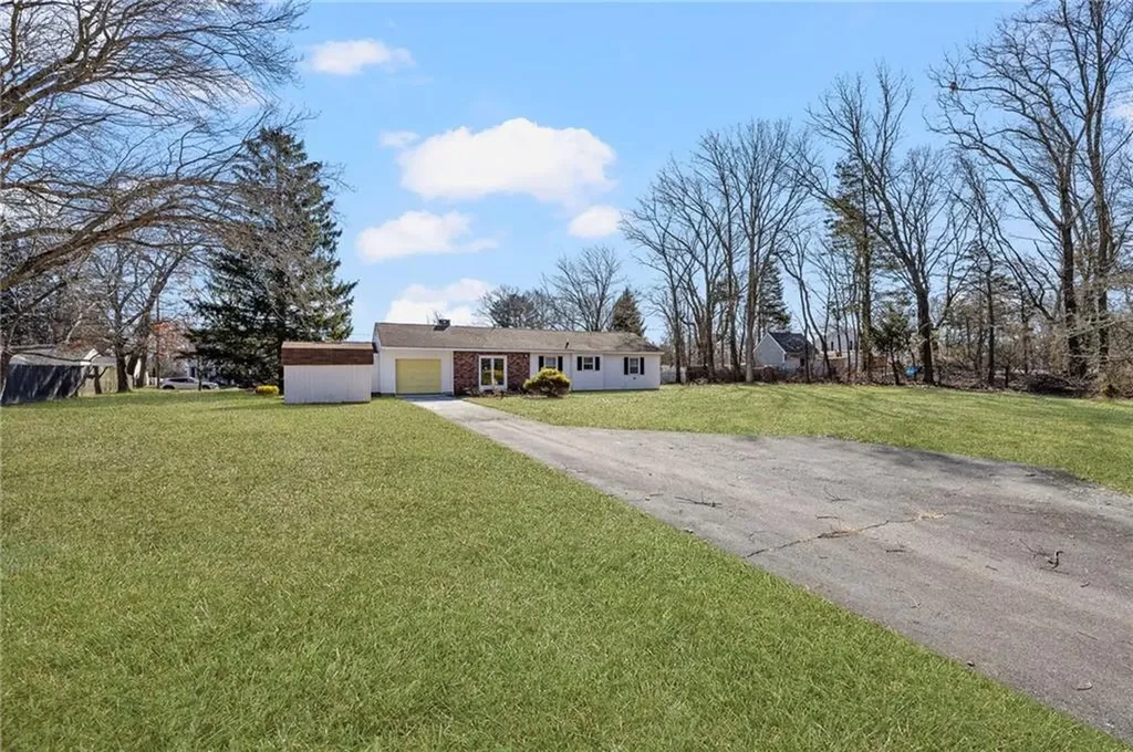 61 High View Drive Cranston RI 02921