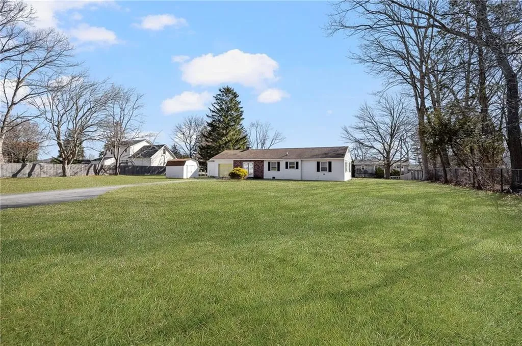 61 High View Drive Cranston RI 02921