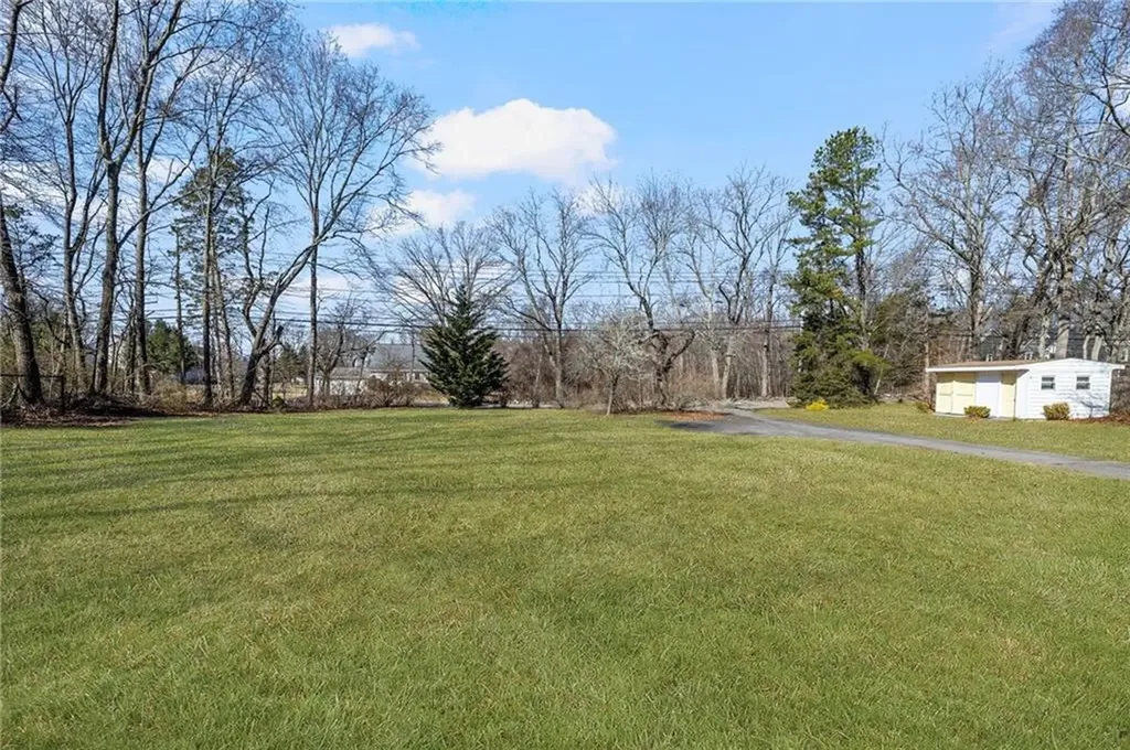 61 High View Drive Cranston RI 02921