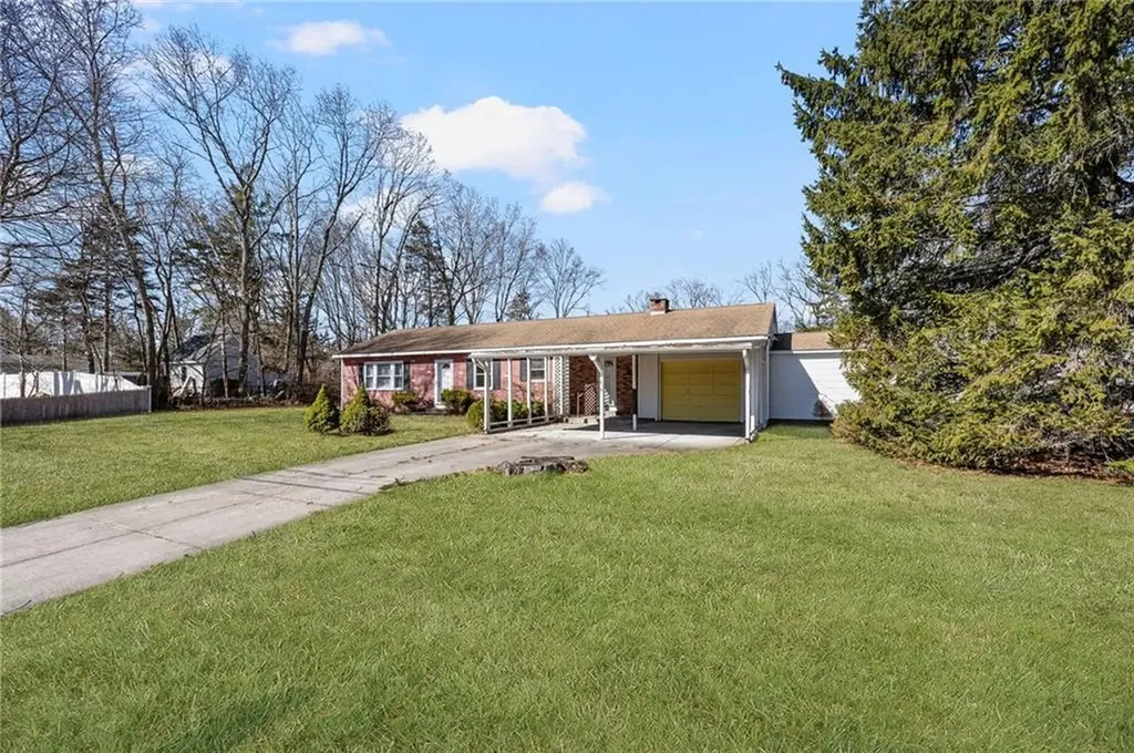 61 High View Drive Cranston RI 02921