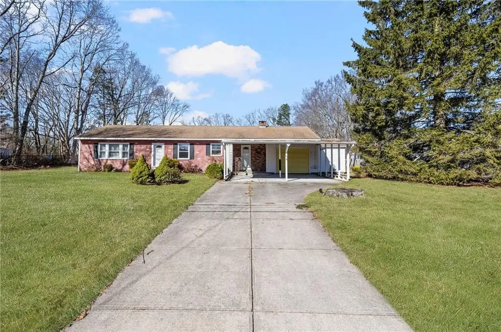 61 High View Drive Cranston RI 02921