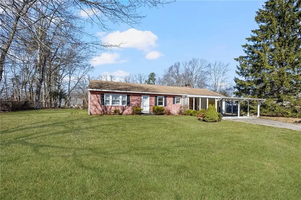 61 High View Drive Cranston RI 02921