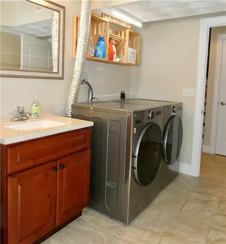 6 Heywood Lane Johnston RI 02919