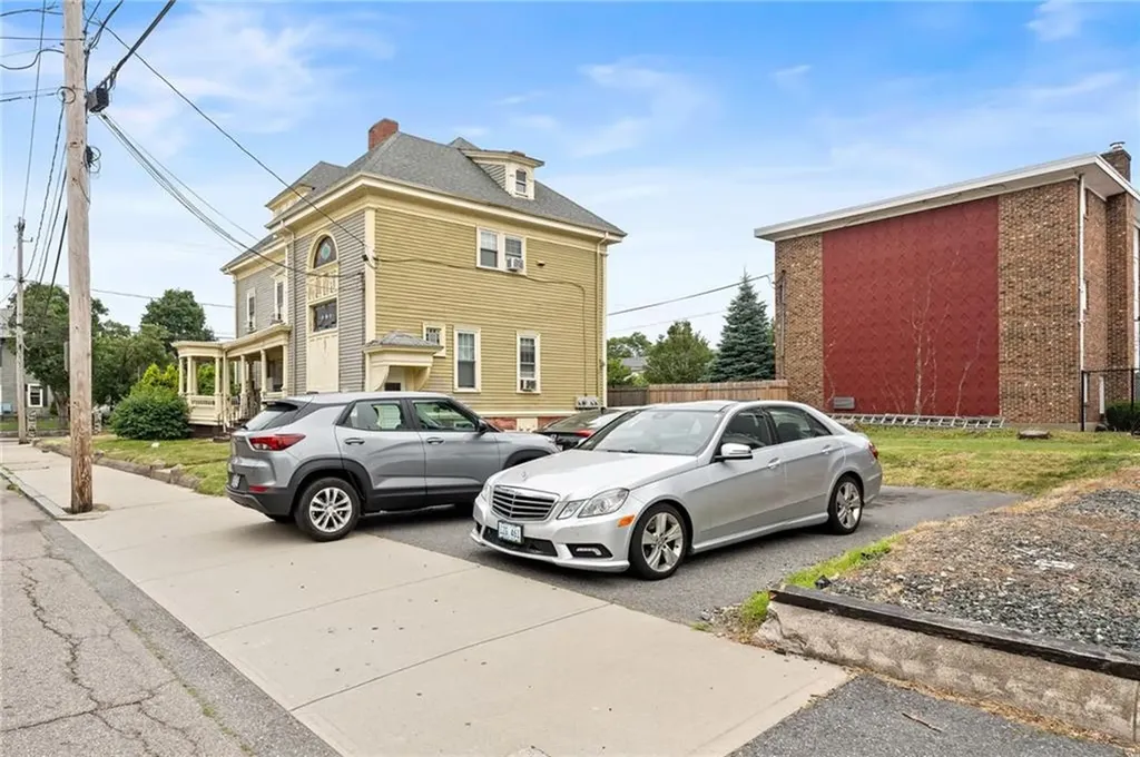 133 Cottage Street Pawtucket RI 02860