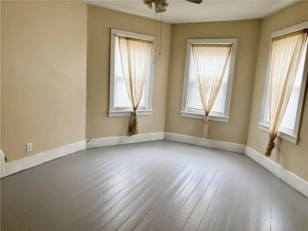 388 384 Child Street Warren RI 02885