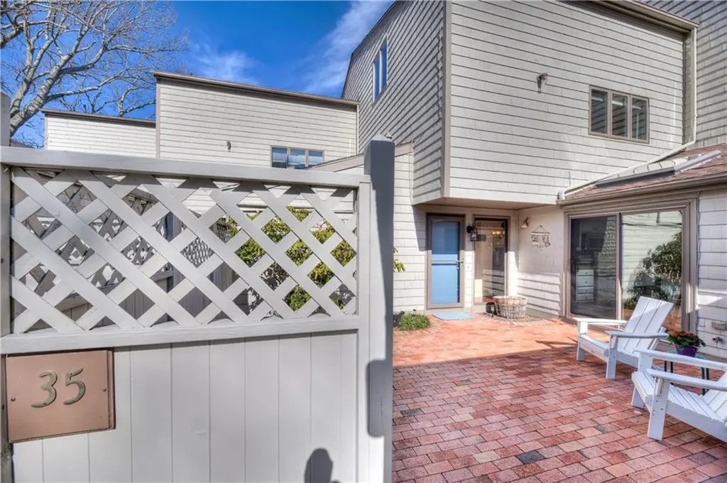 35 Seabreeze Lane Bristol RI 02809