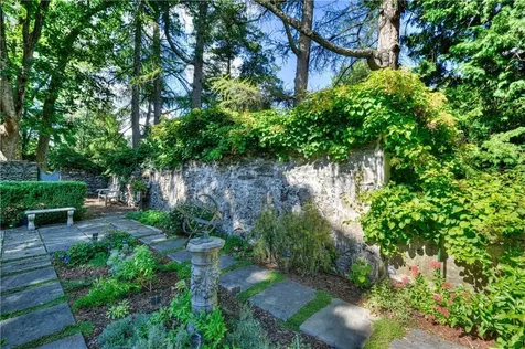 35 Seabreeze Lane Bristol RI 02809