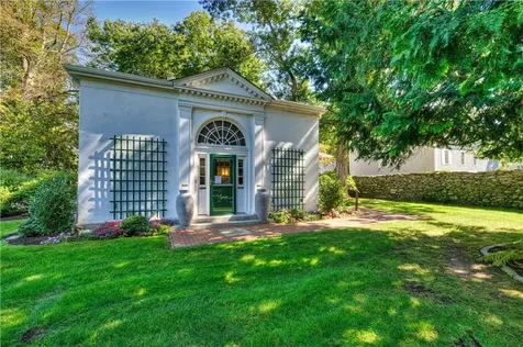 35 Seabreeze Lane Bristol RI 02809