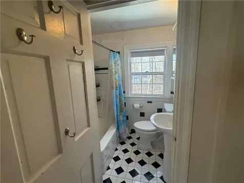 15 Link Street Warwick RI 02886