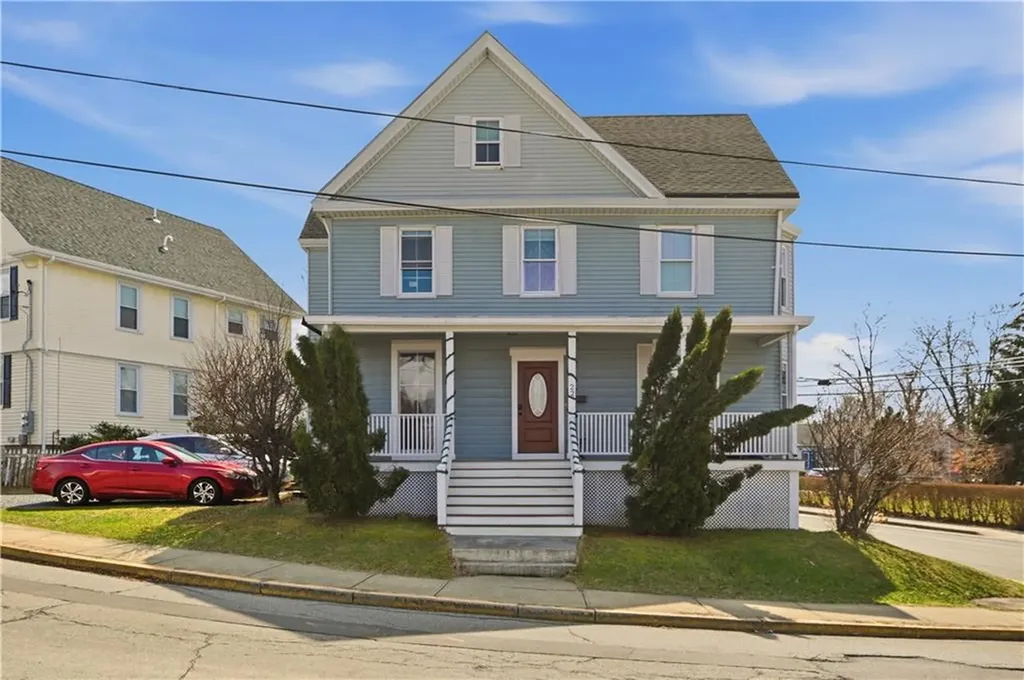 22 Summer Street Newport RI 02840