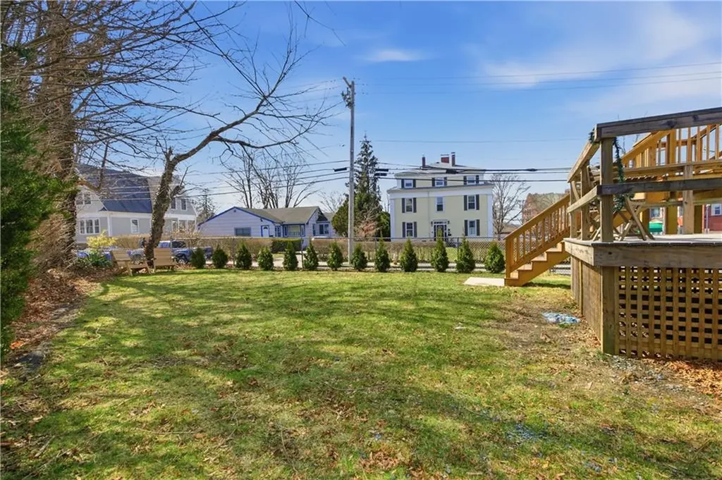 22 Summer Street Newport RI 02840