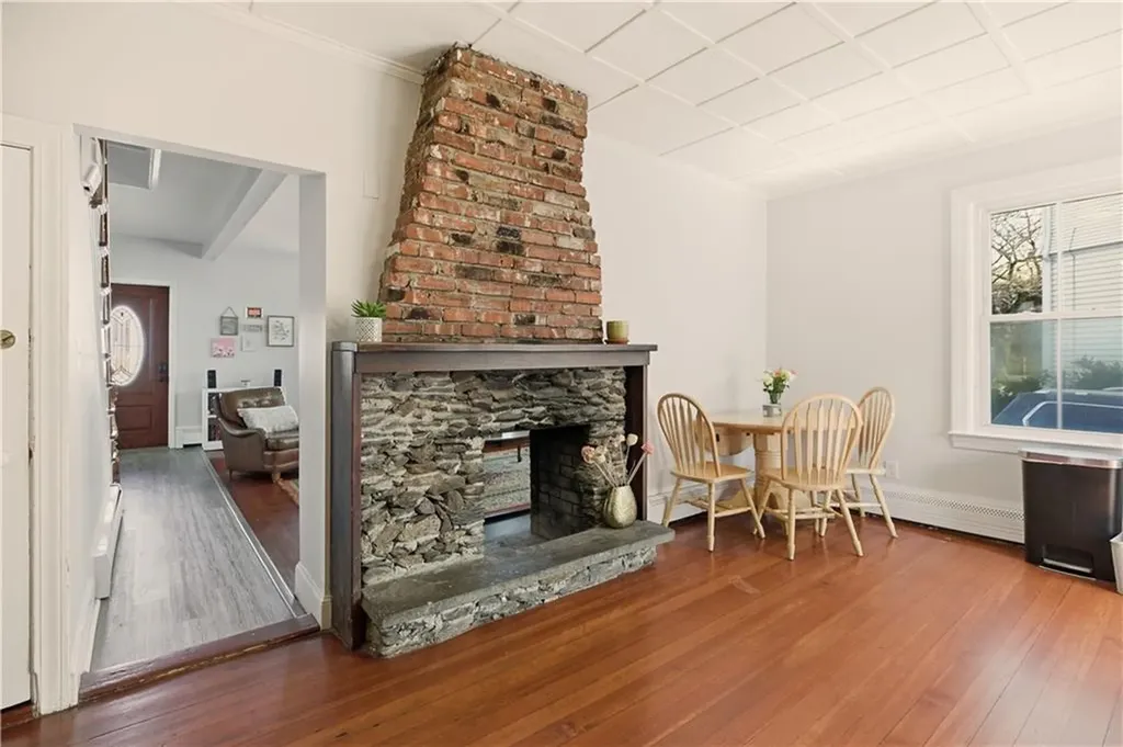 22 Summer Street Newport RI 02840