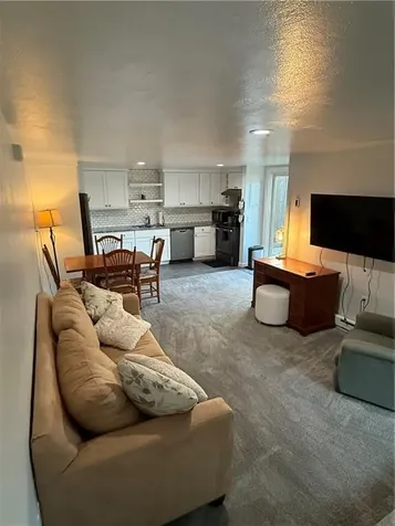 16 Dudley Avenue Newport RI 02840