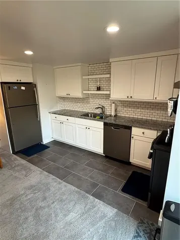 16 Dudley Avenue Newport RI 02840