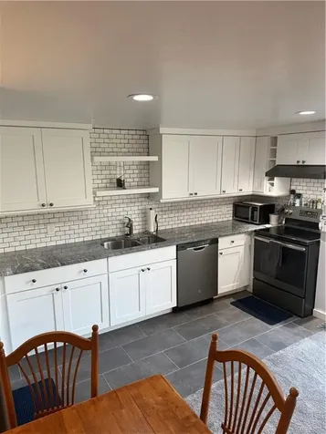 16 Dudley Avenue Newport RI 02840