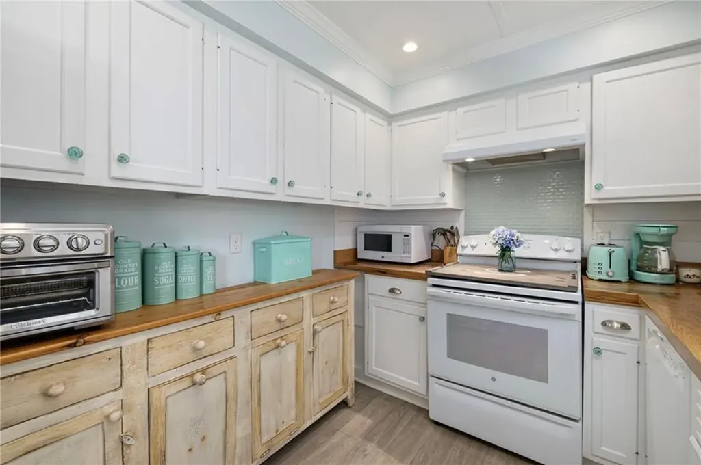 133 Carroll Avenue Newport RI 02840
