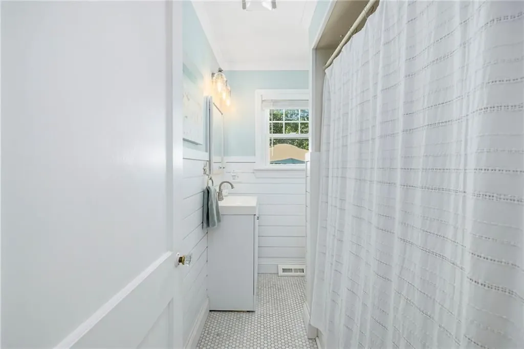 133 Carroll Avenue Newport RI 02840
