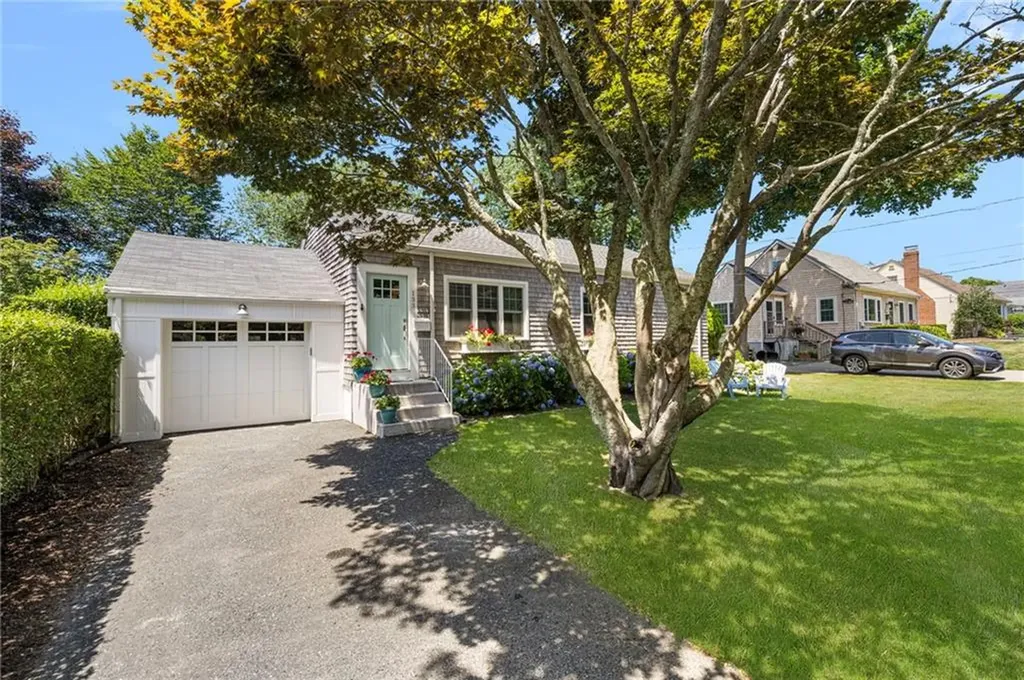 133 Carroll Avenue Newport RI 02840