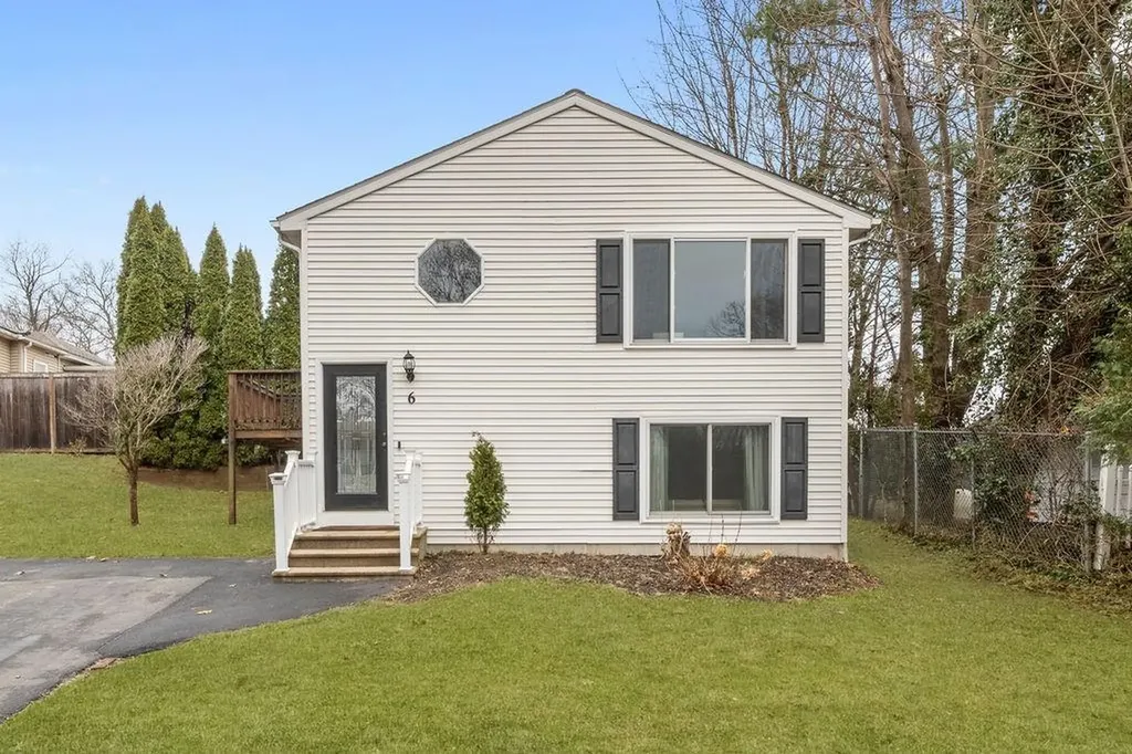 6 Tennyson Road Warwick RI 02888