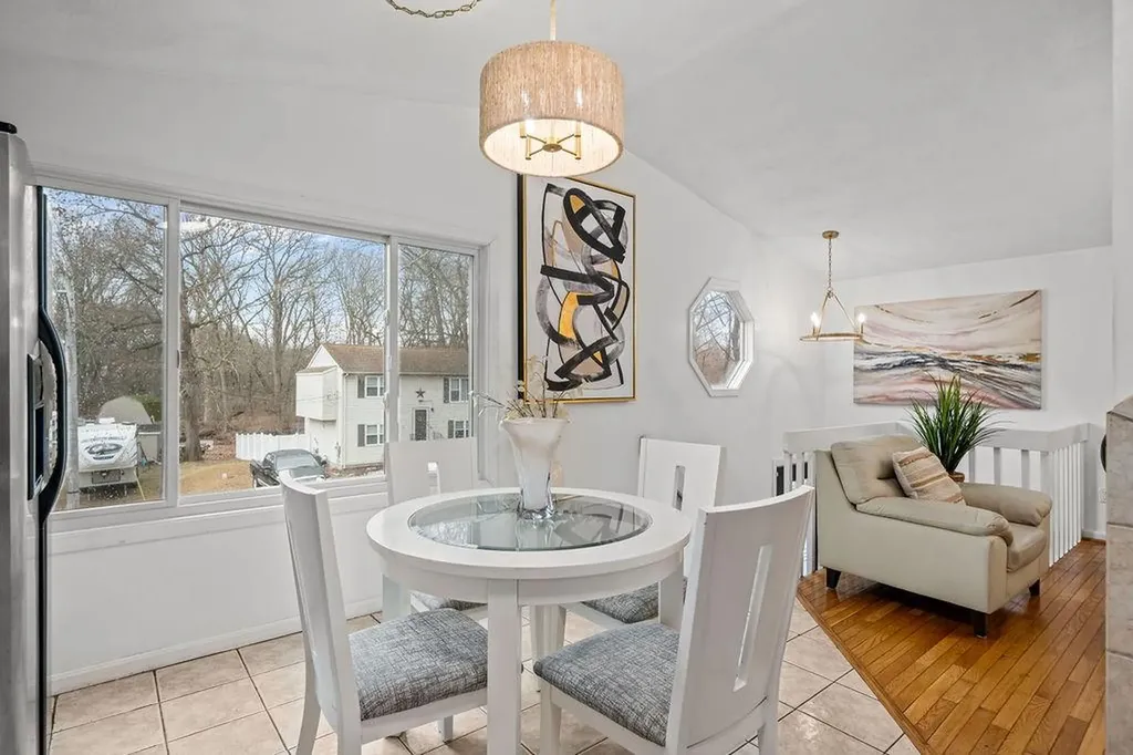 6 Tennyson Road Warwick RI 02888