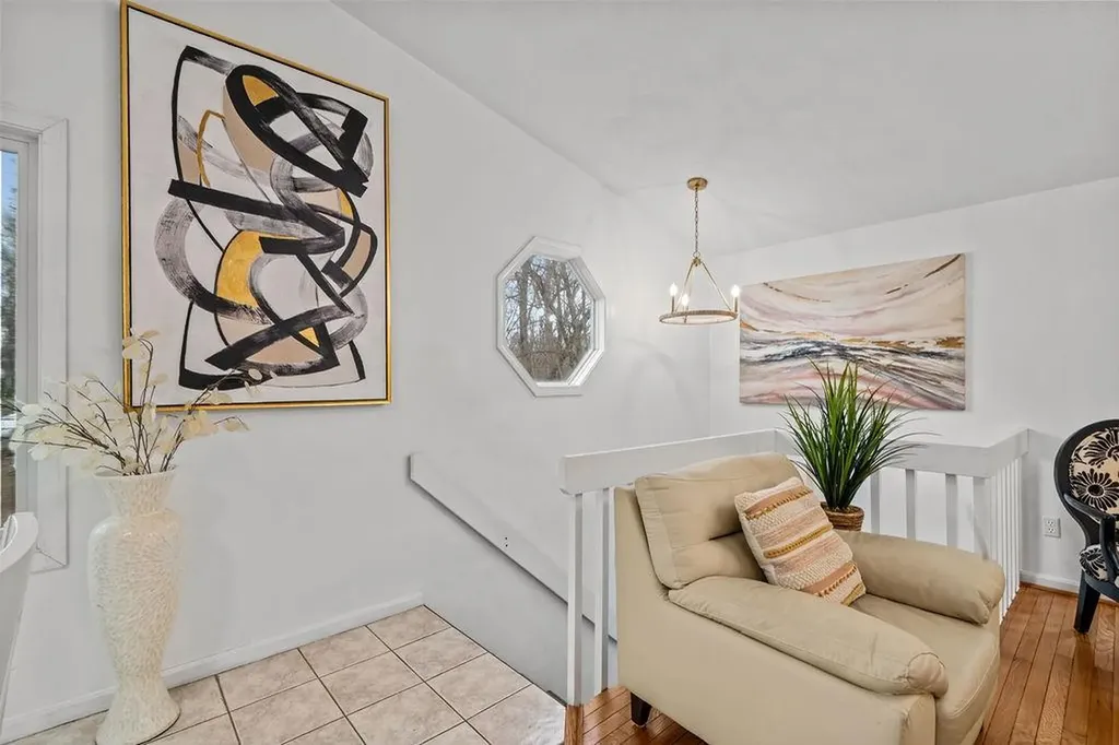 6 Tennyson Road Warwick RI 02888