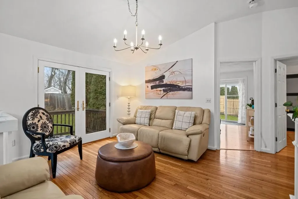 6 Tennyson Road Warwick RI 02888