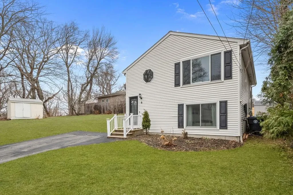 6 Tennyson Road Warwick RI 02888