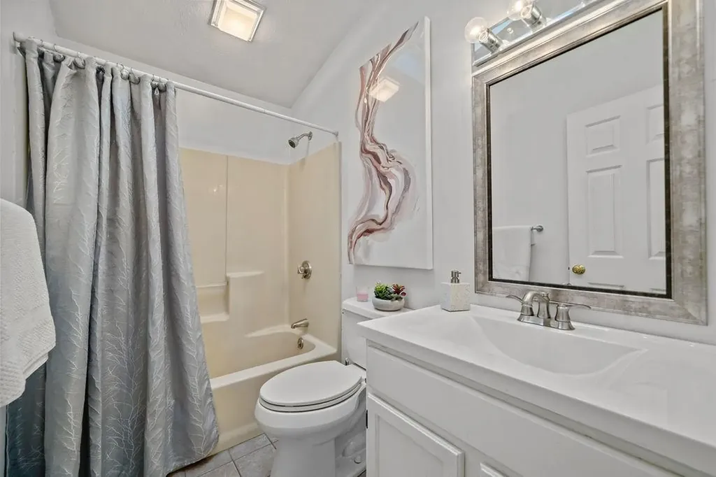 6 Tennyson Road Warwick RI 02888