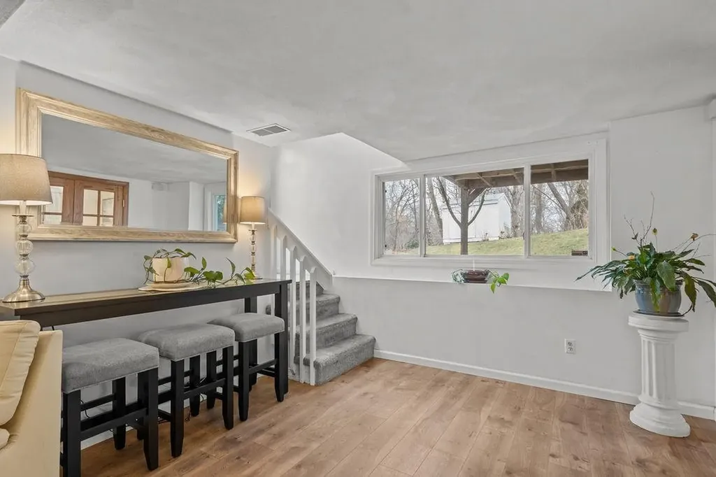 6 Tennyson Road Warwick RI 02888