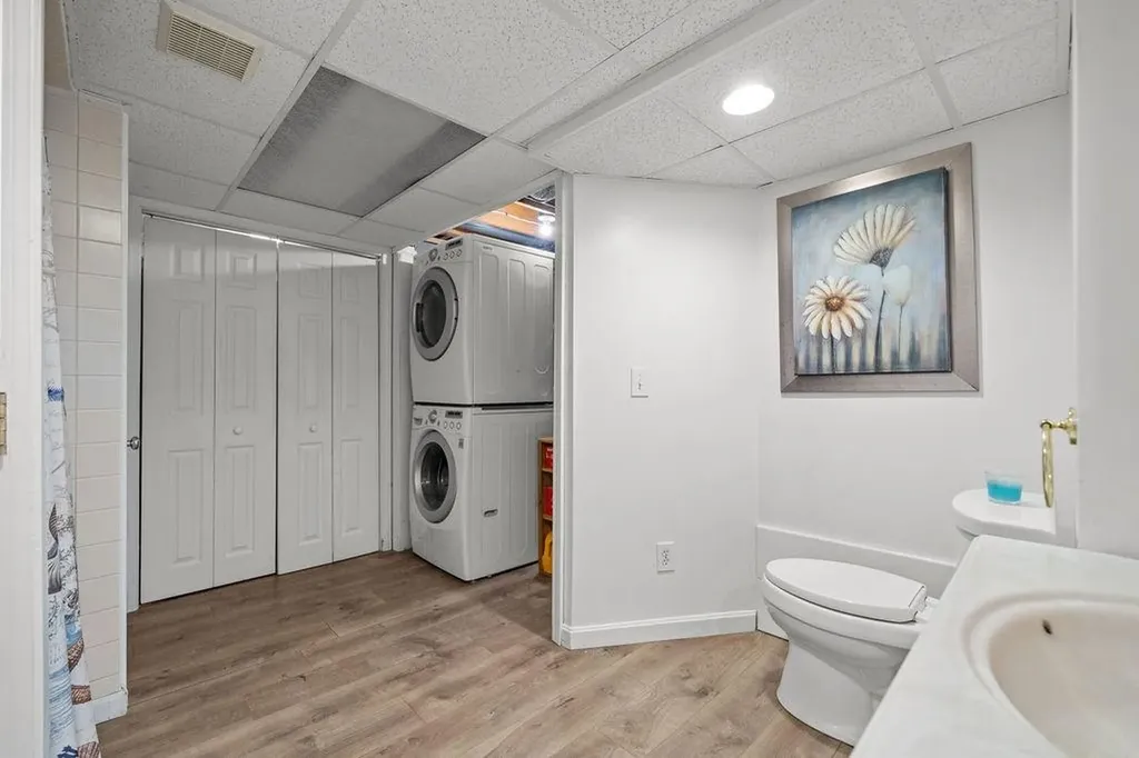 6 Tennyson Road Warwick RI 02888