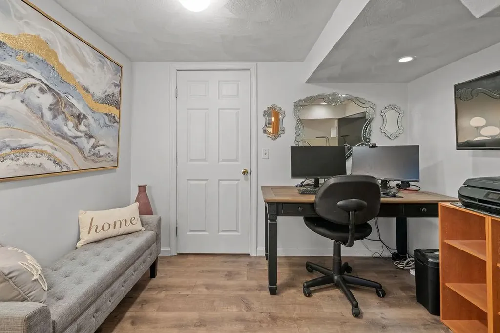 6 Tennyson Road Warwick RI 02888