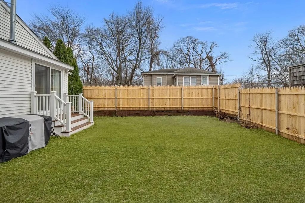 6 Tennyson Road Warwick RI 02888