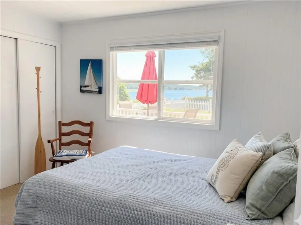 10 Burbank Avenue Narragansett RI 02882