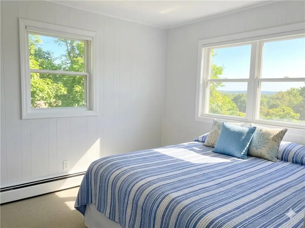 10 Burbank Avenue Narragansett RI 02882