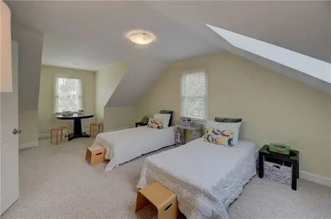 154 Lincoln Avenue Barrington RI 02806