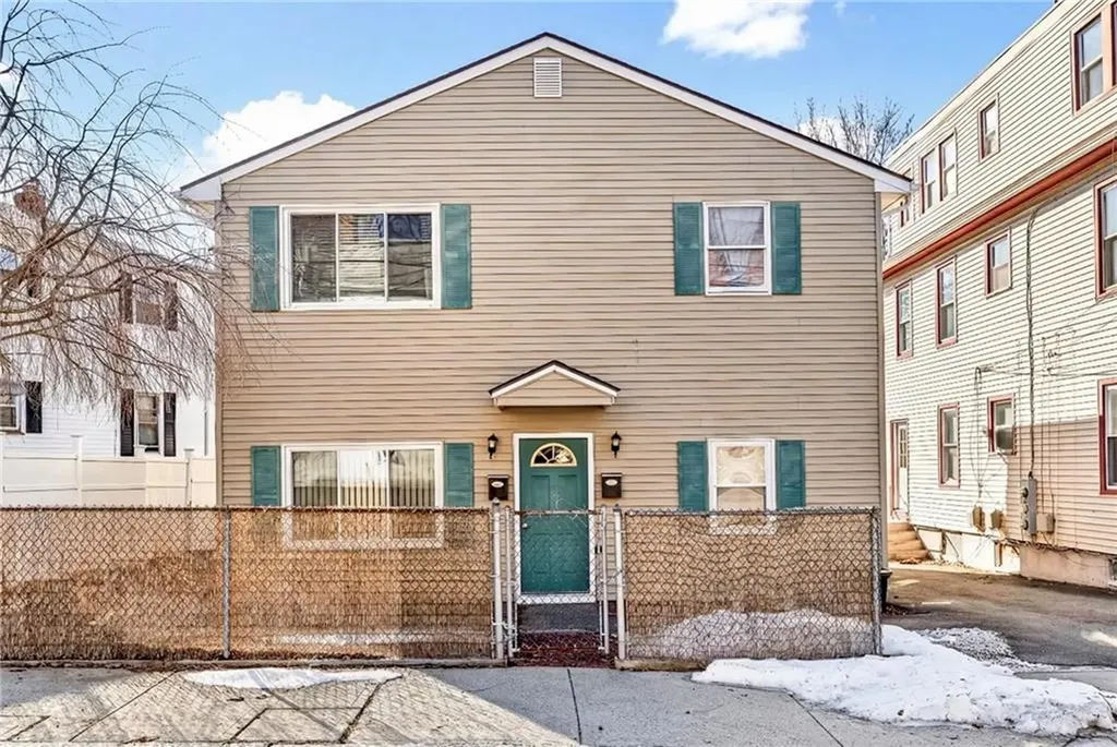 367 369 Hawkins Street Providence RI 02904