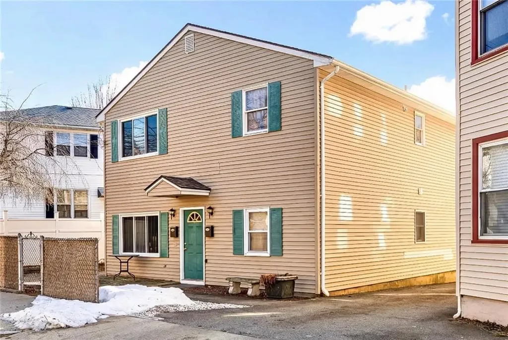 367 369 Hawkins Street Providence RI 02904