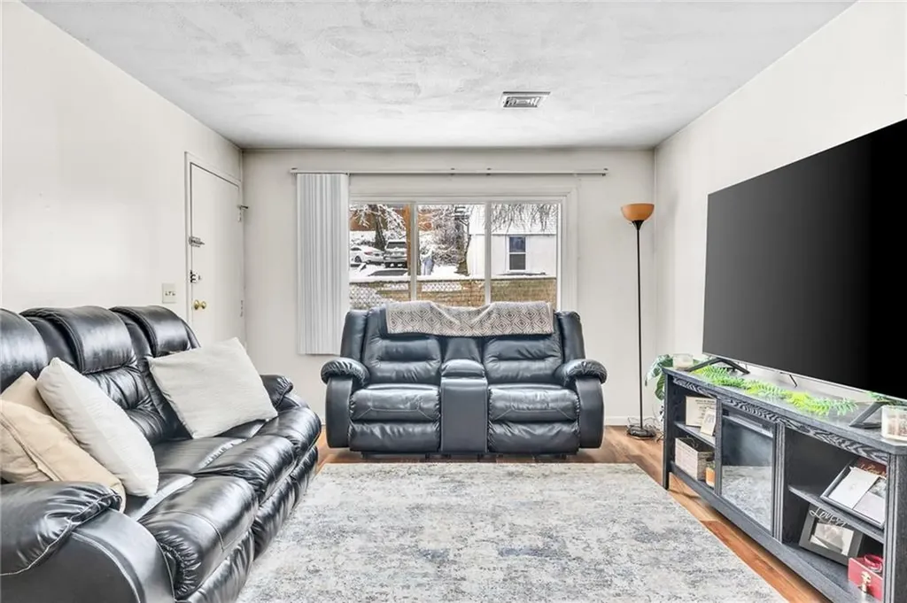367 369 Hawkins Street Providence RI 02904