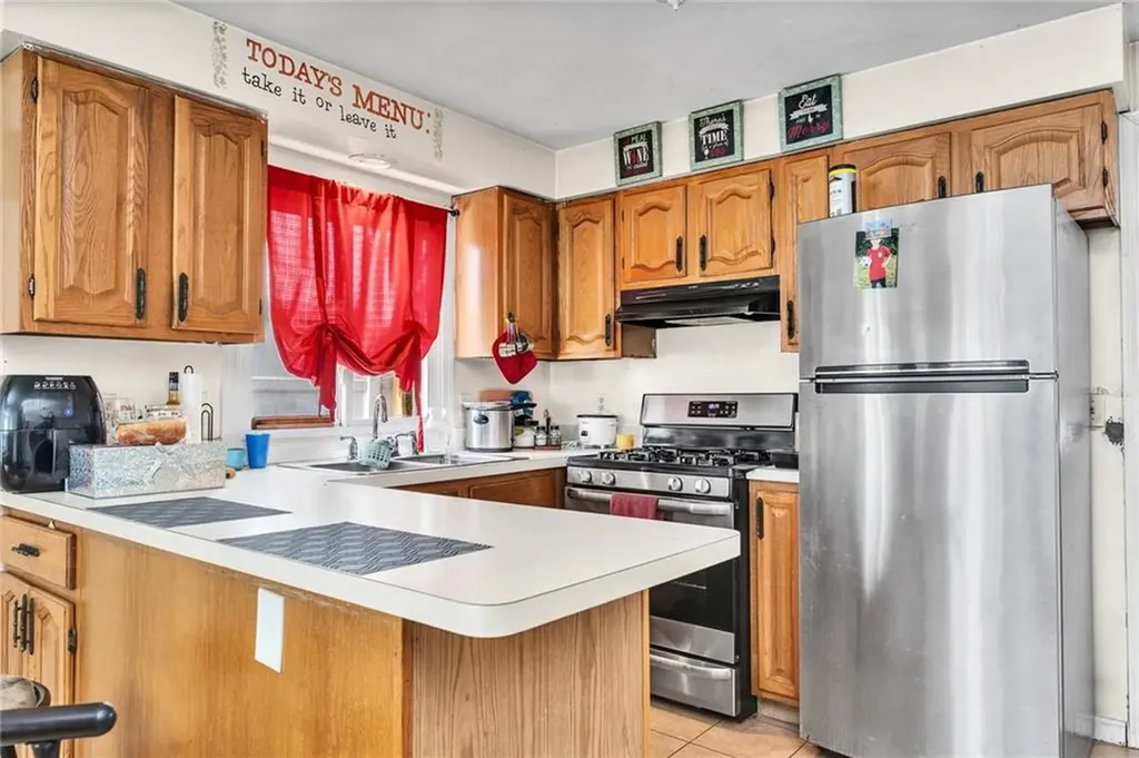 367 369 Hawkins Street Providence RI 02904