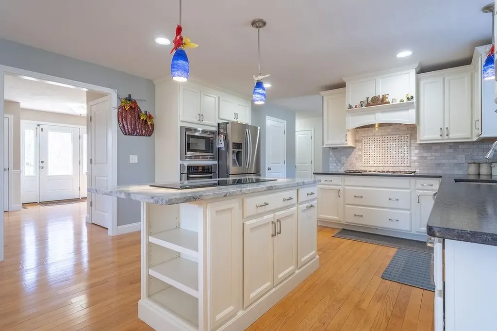 14 Longbrook Drive Cumberland RI 02864