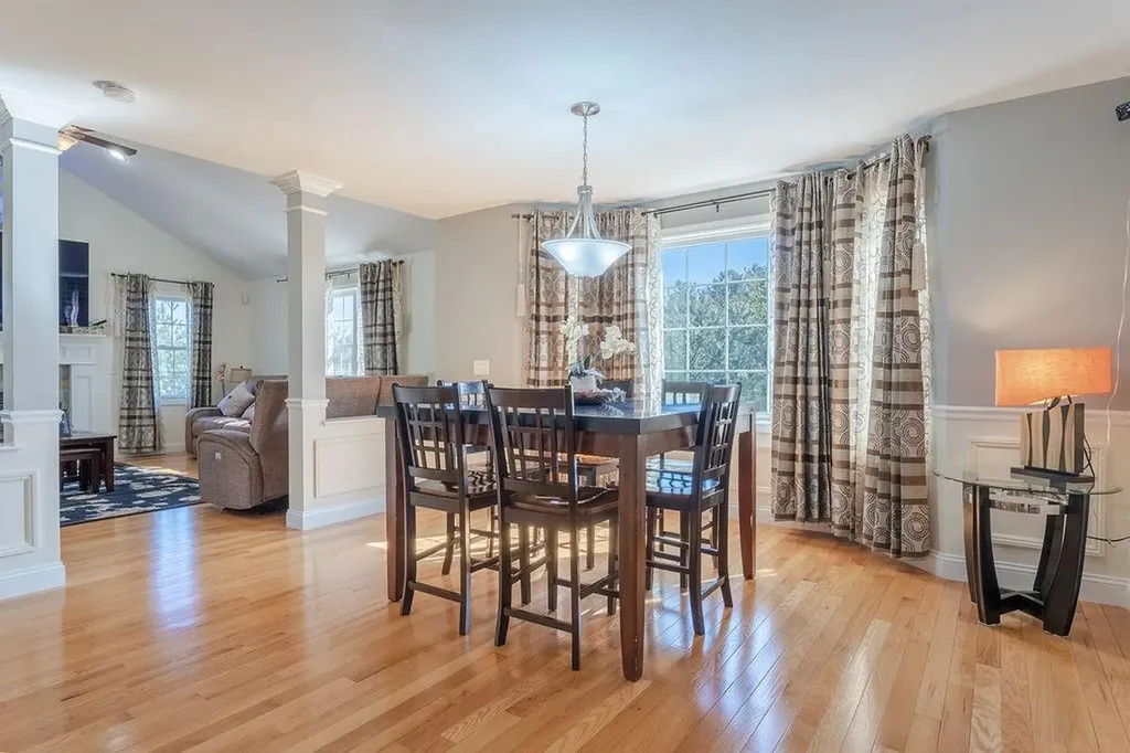 14 Longbrook Drive Cumberland RI 02864