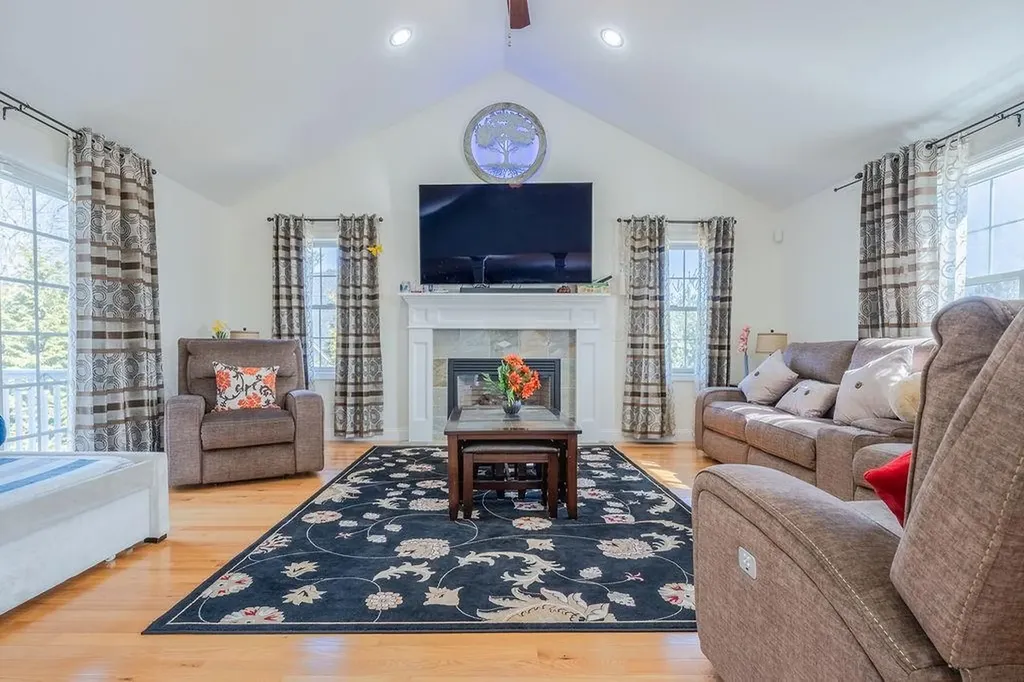 14 Longbrook Drive Cumberland RI 02864