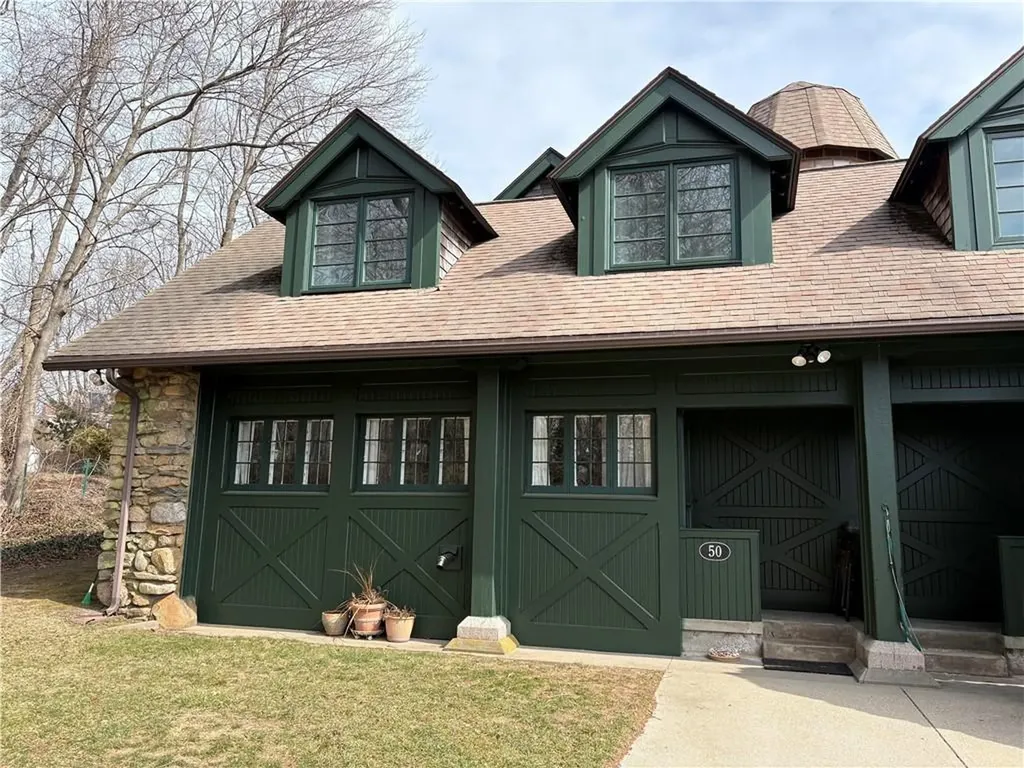 50 Shadow Farm Way South Kingstown RI 02879
