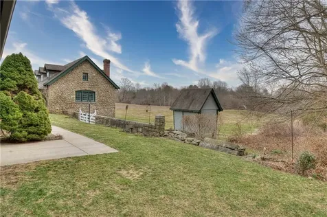 50 Shadow Farm Way South Kingstown RI 02879