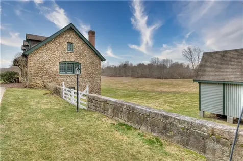 50 Shadow Farm Way South Kingstown RI 02879