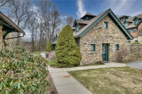 50 Shadow Farm Way South Kingstown RI 02879