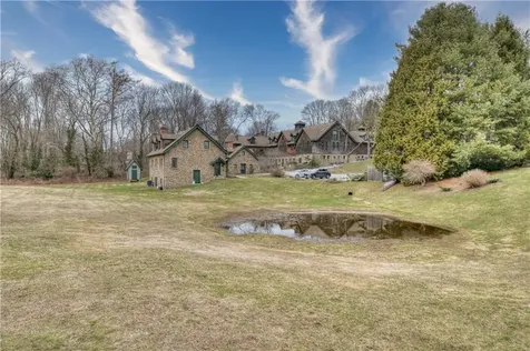 50 Shadow Farm Way South Kingstown RI 02879