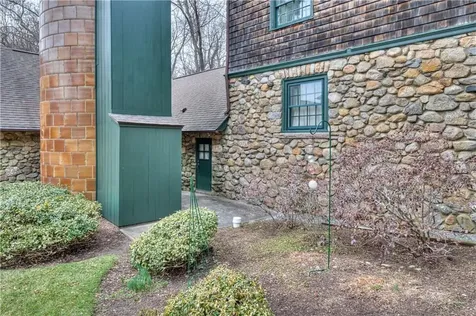 50 Shadow Farm Way South Kingstown RI 02879