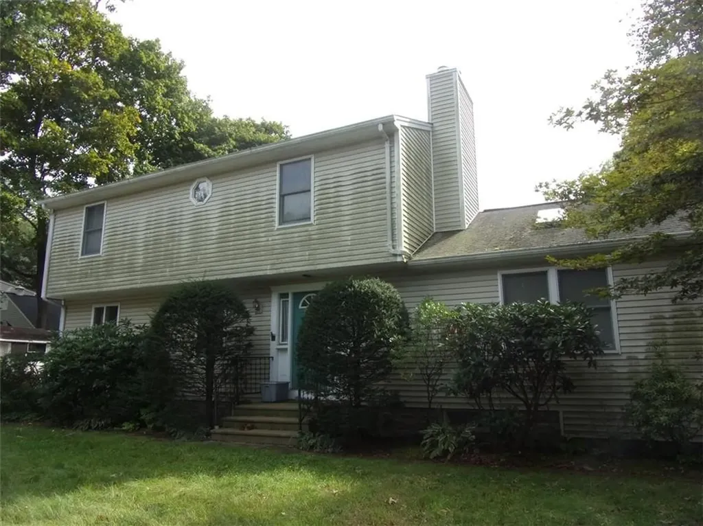 90 Walnut Road Barrington RI 02806